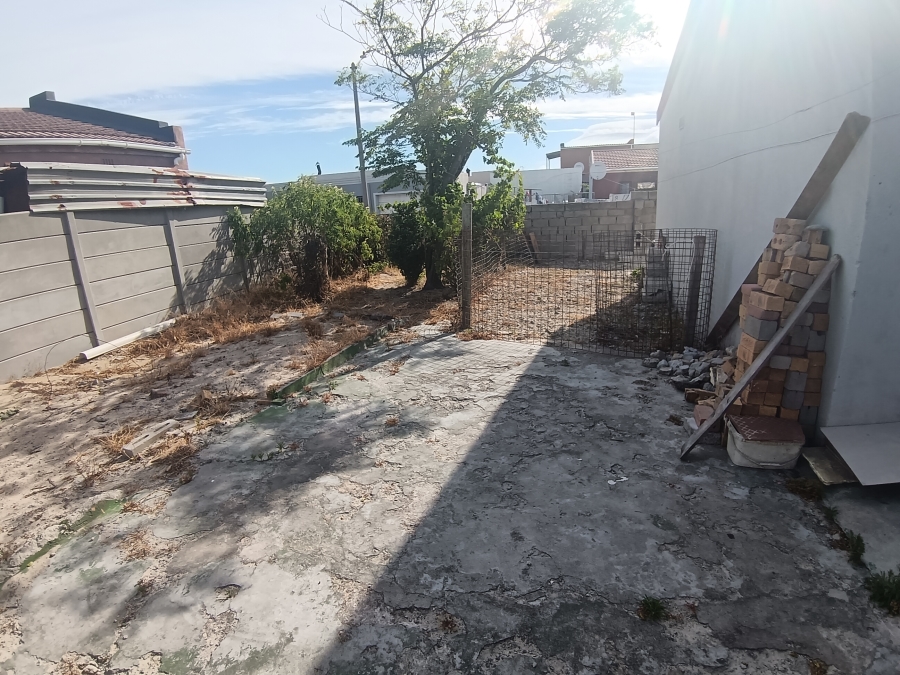 2 Bedroom Property for Sale in New Woodlands Western Cape